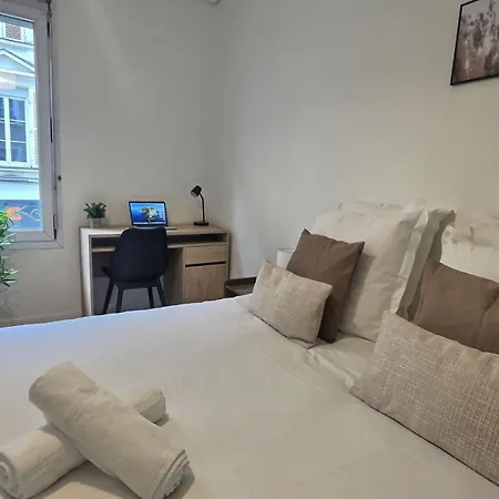 Apartment Plein Centre 8pers 4ch 2sdb, Terrasse, Billard Roe Angers