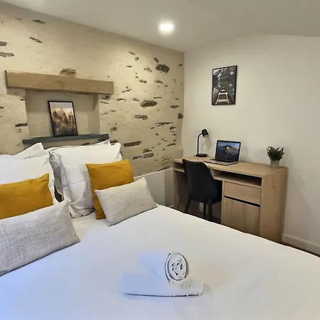 Plein Centre 8pers 4ch 2sdb, Terrasse, Billard Roe Apartment Angers